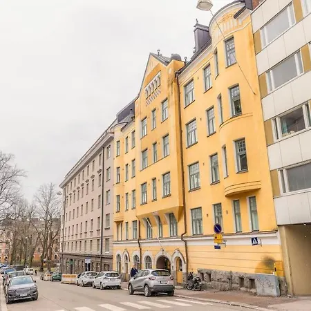 Downtown Light-filled Retreat