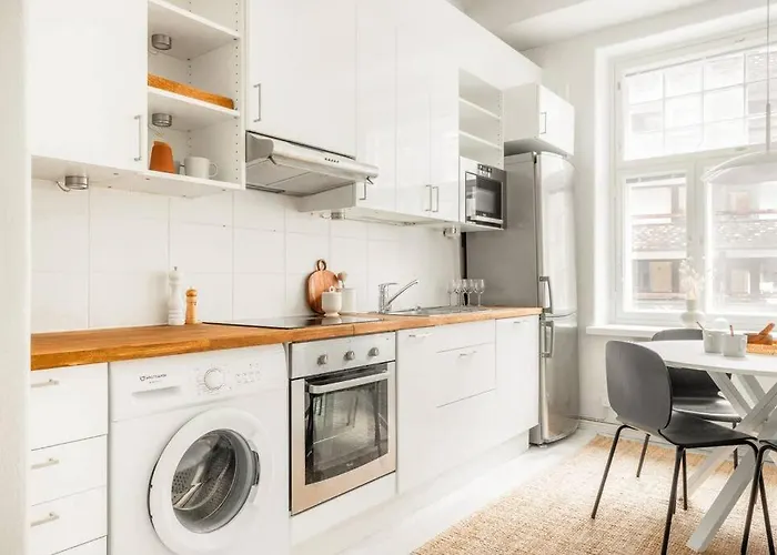 Downtown Light-filled Retreat Apartment Helsinki