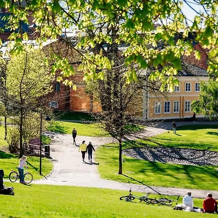 Downtown Light-filled Retreat * Ελσίνκι