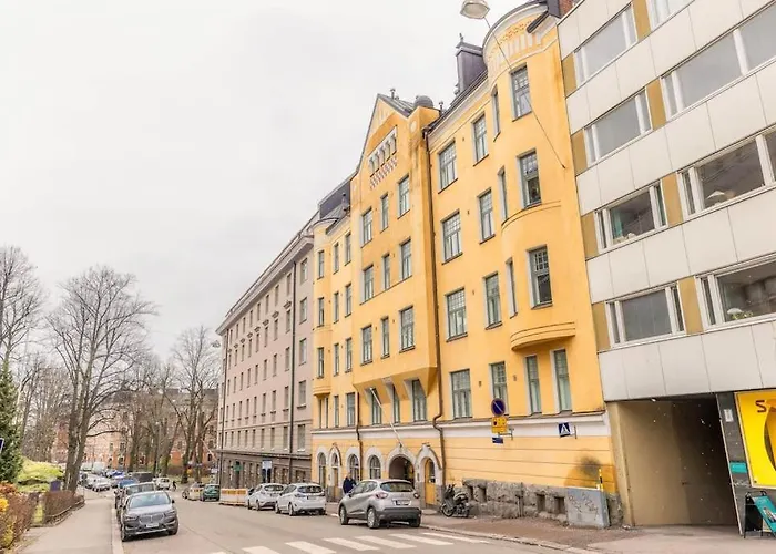 Downtown Light-filled Retreat